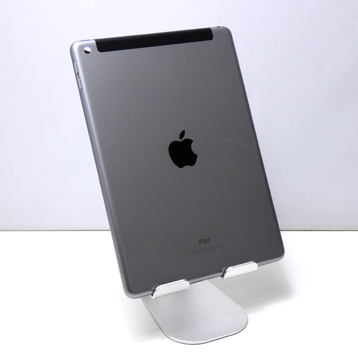 Apple iPad 第6世代 Wi-Fi+Cellular 32G… - iPad本体